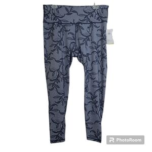 Old Navy Elevate 7/8 High Rise Go Dry Athletic Leggings Navy Floral NWT Size XL